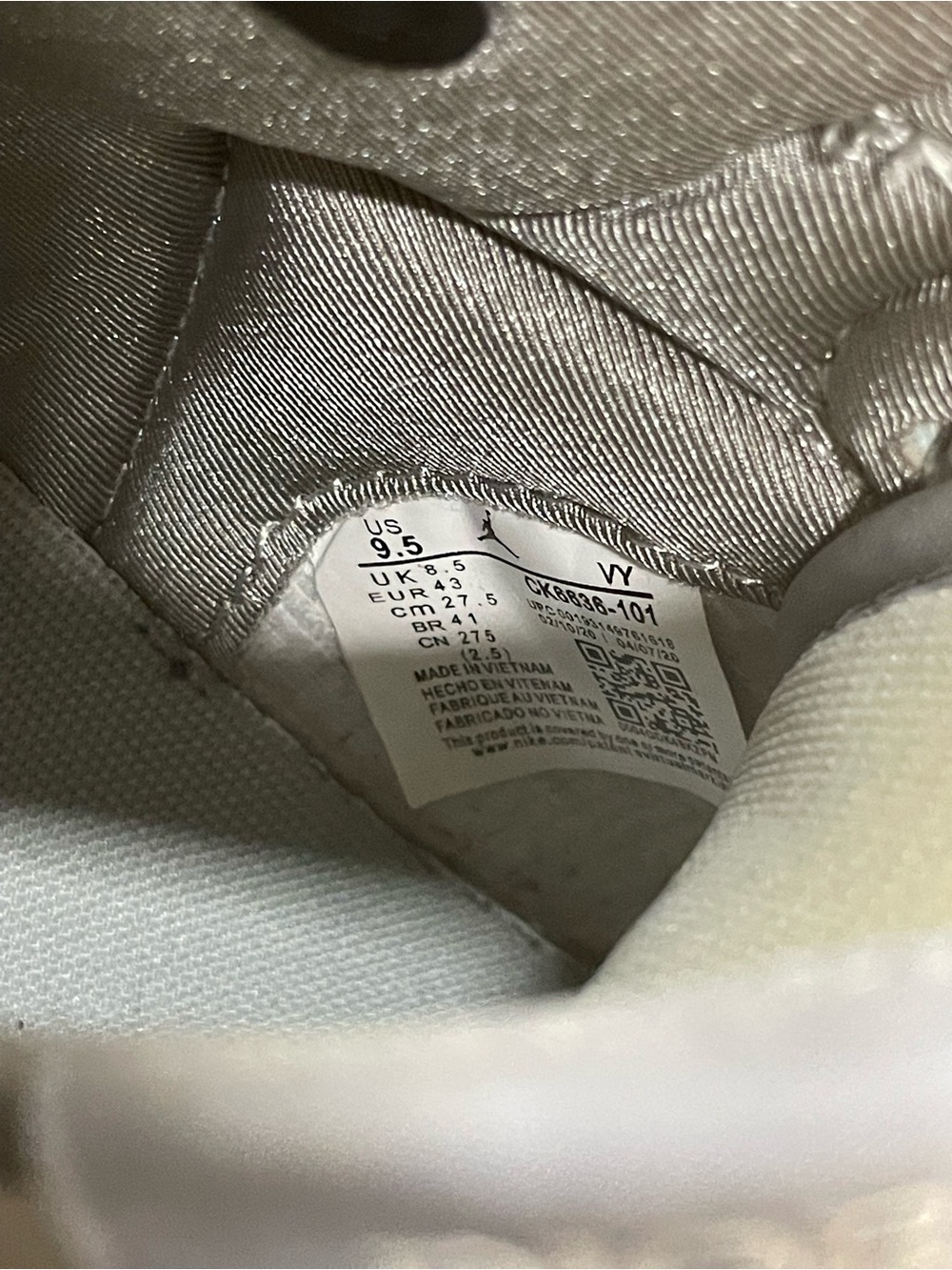 Dior Men's High-Top Sneakers in White and Gray - Picture 5 of 5